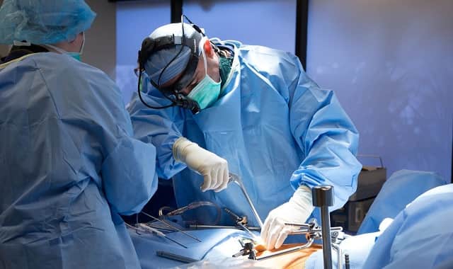 جراحی برای درمان کمر درد