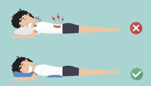 خوابیدن بر روی شکم برای رفع کمردرد 