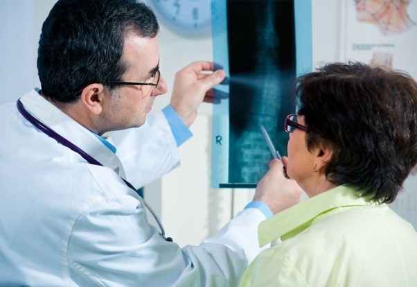 راههای تشخیص دیسک کمر با مشاهده علائم، تشخیص فیزیکی و عکس برداری